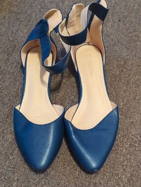 Dream Paris- Navy Pointed Toe Flats